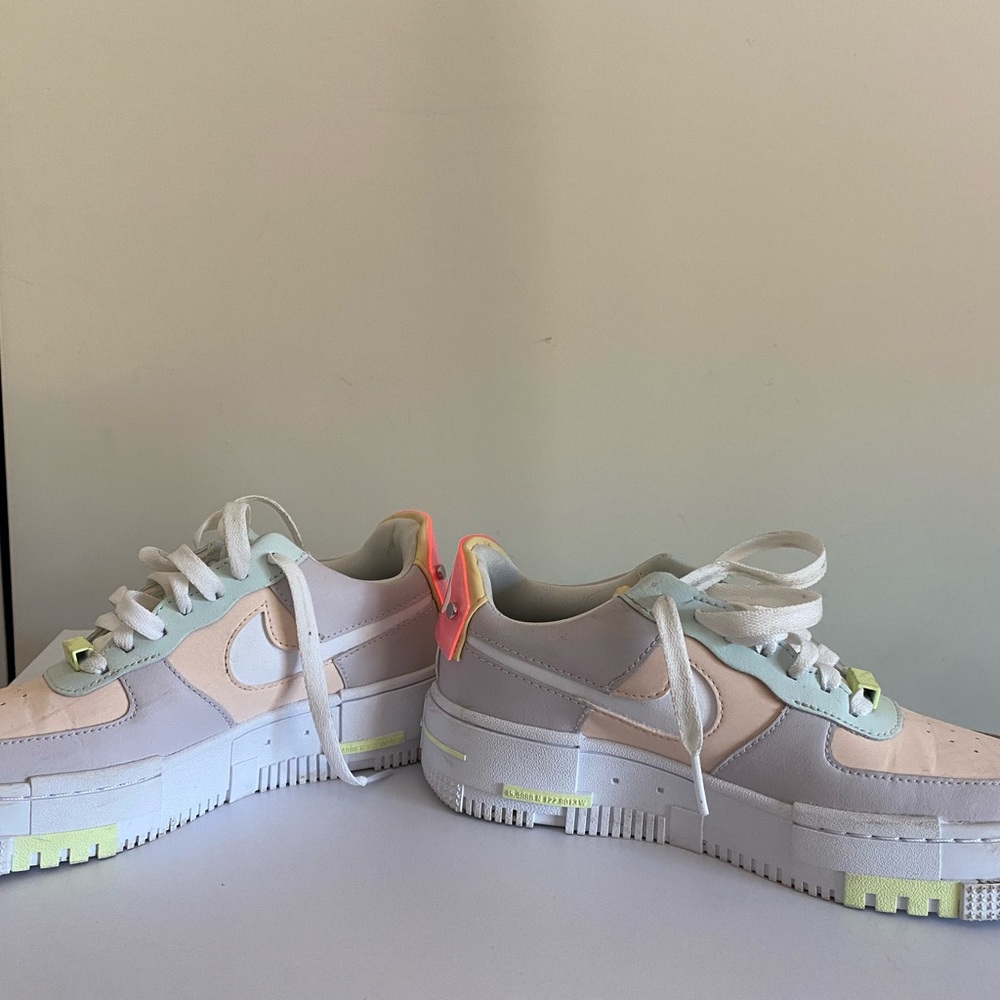 Nike Womens size 5